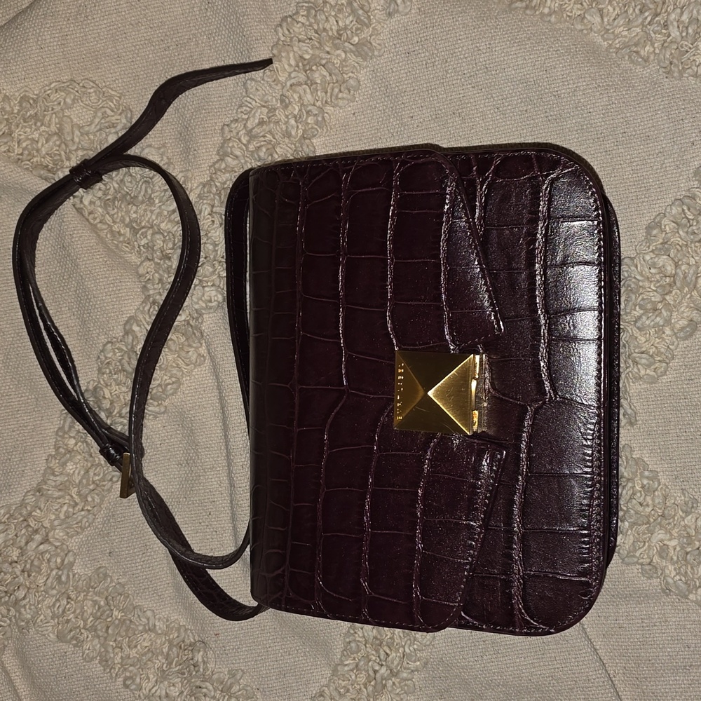 Emp. T Label Burgundy Box Bag